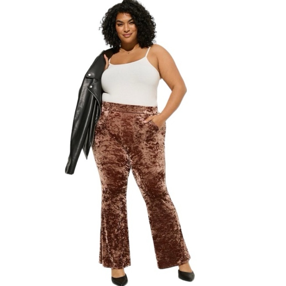 Torrid Full Length Crushed Velvet Pocket Flare Leggings Size 1